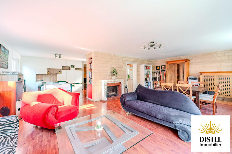 Maison - 241 m² - 8 pièces