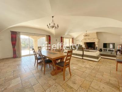 Maison en pierre - 550 m² - 18 pièces