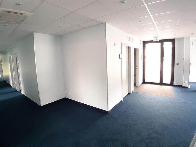 Local commercial - 227 m² - 7 pièces