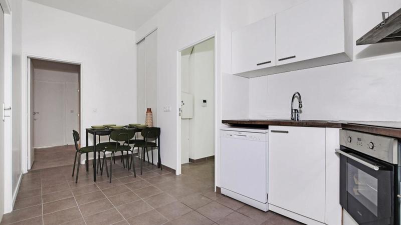 Chambre - 12 m² - 6 pièces