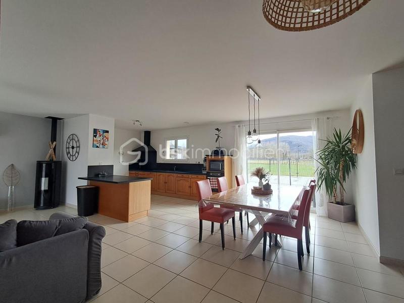 Maison traditionnelle - 1 433 m² - 4 pièces