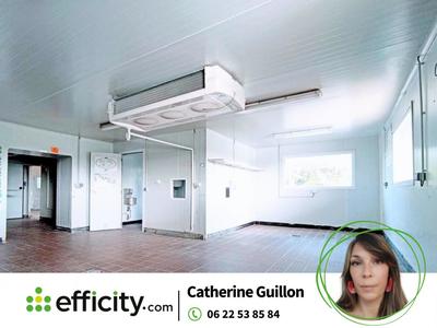 Local commercial - 1 200 m² - 30 pièces