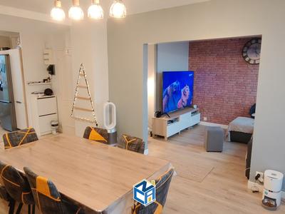 Appartement - 89 m² - 5 pièces