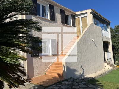 Villa - 196 m² - 6 pièces