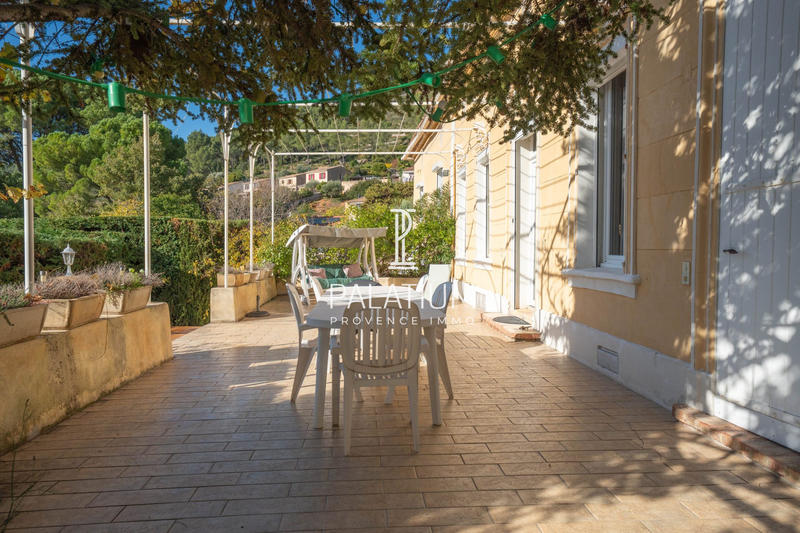 Maison - 284 m² - 12 pièces