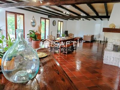 Maison - 196 m² - 5 pièces