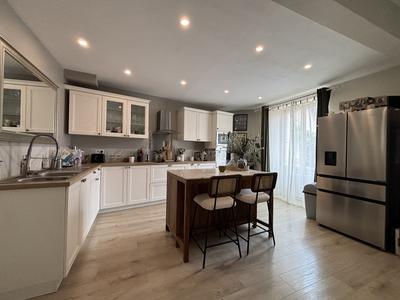 Maison - 180 m² - 5 pièces