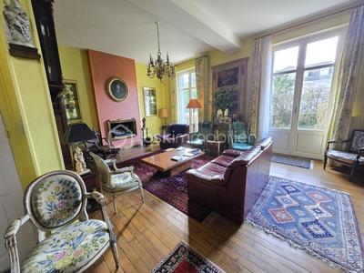 Maison de ville - 284 m² - 11 pièces