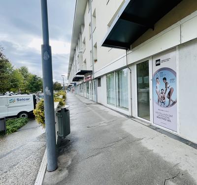 Local commercial - 71 m² - 5 pièces