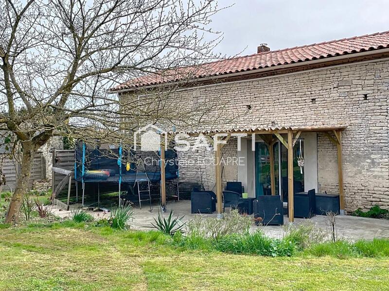 Maison - 244 m² - 7 pièces