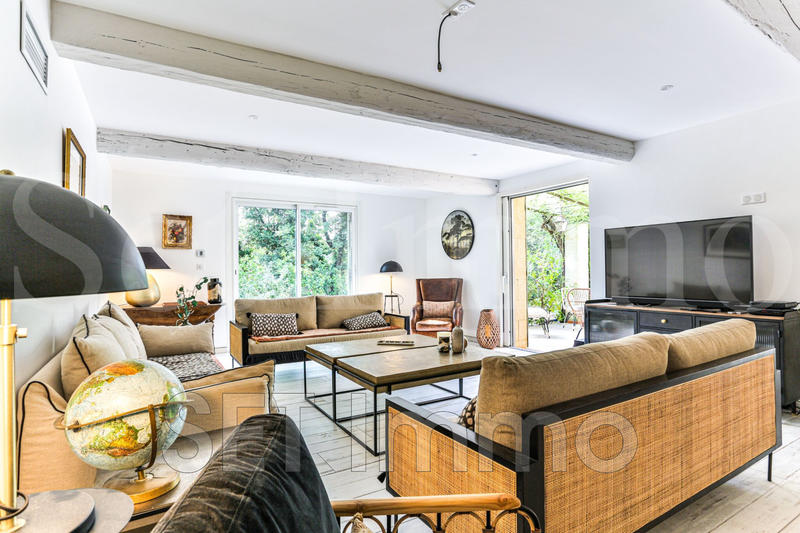 Maison - 210 m² - 7 pièces