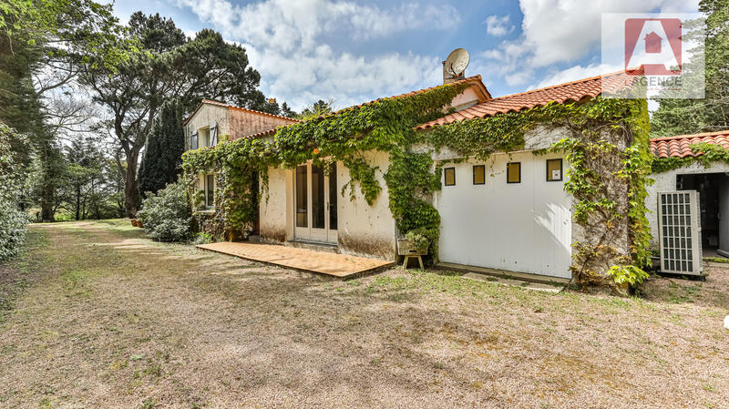 Maison - 198 m² - 7 pièces