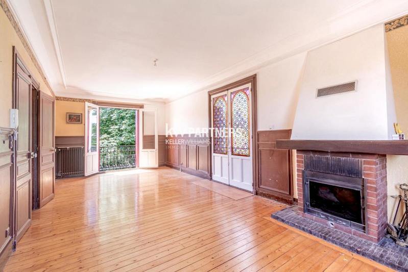 Maison bourgeoise - 256 m² - 9 pièces