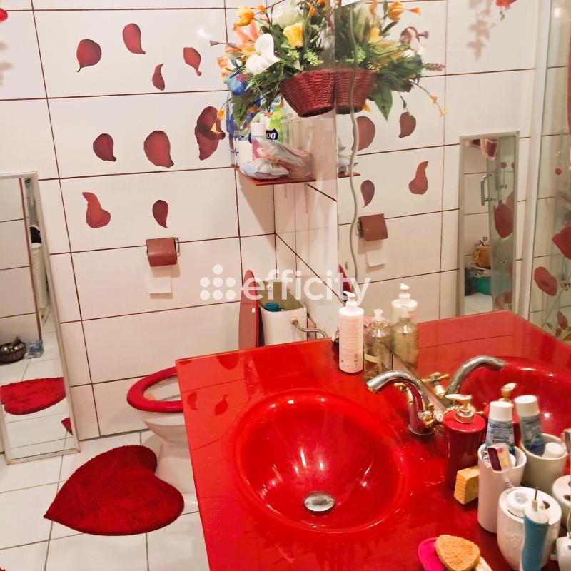 Maison - 246 m² - 11 pièces