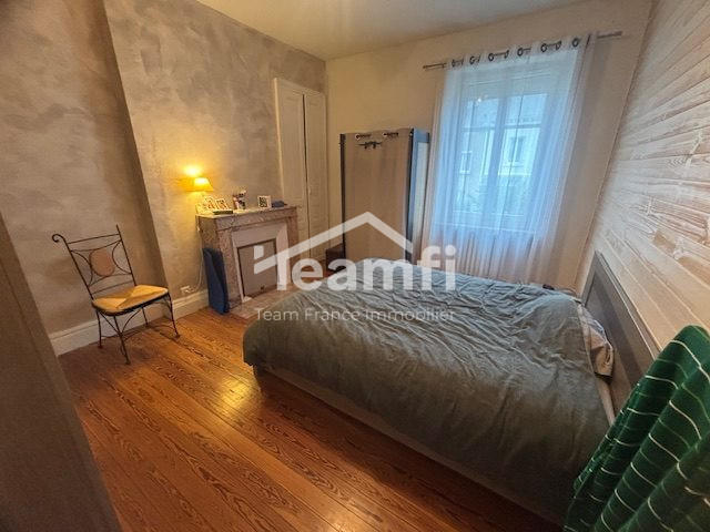 Maison - 142 m² - 8 pièces