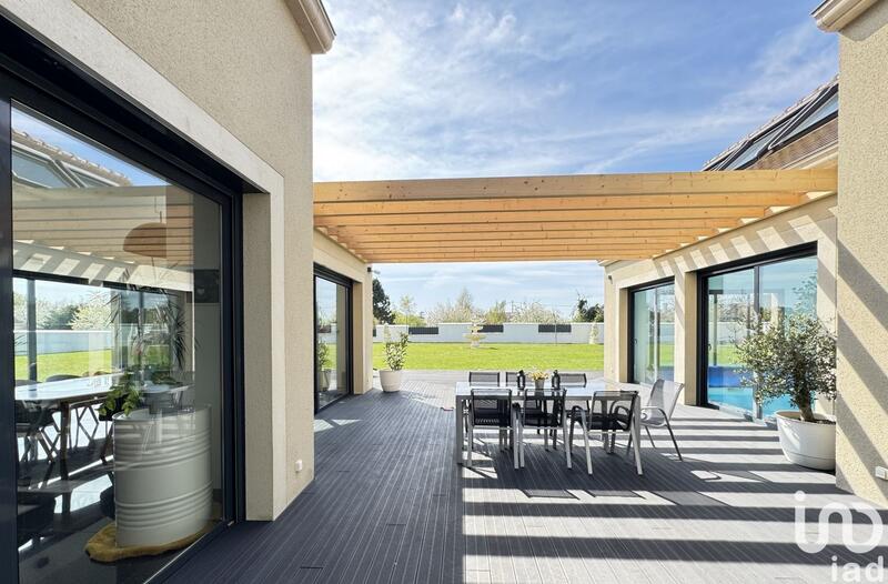 Maison de maîtres - 334 m² - 8 pièces