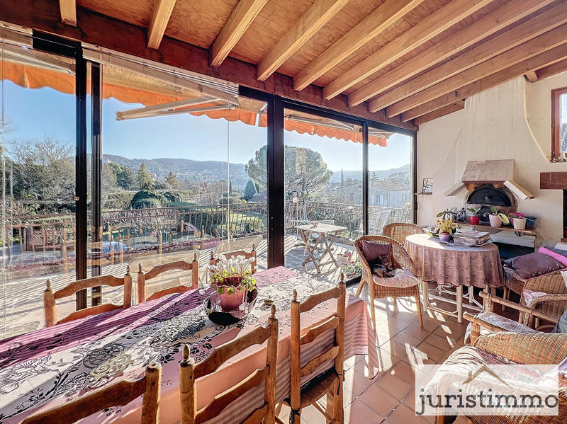 Maison - 220 m² - 9 pièces