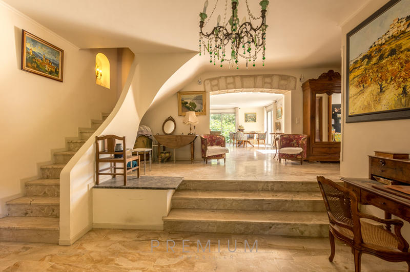 Maison bourgeoise - 318 m² - 11 pièces