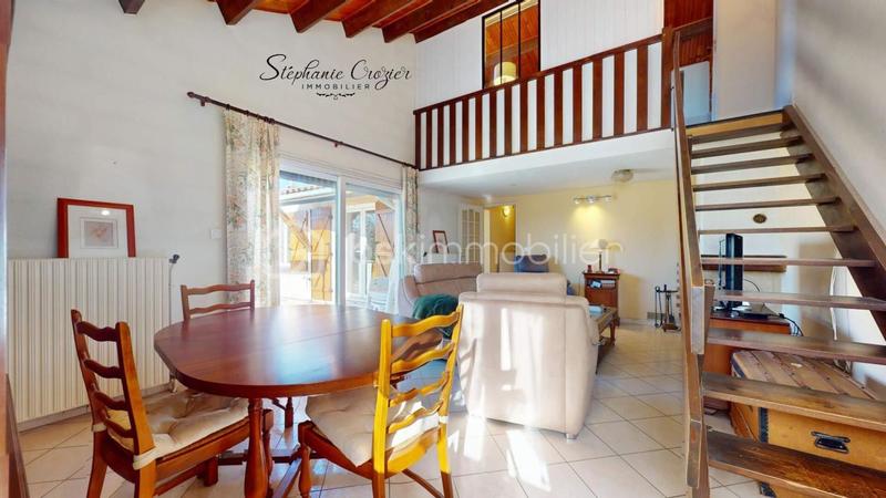 Maison - 95 m² - 5 pièces