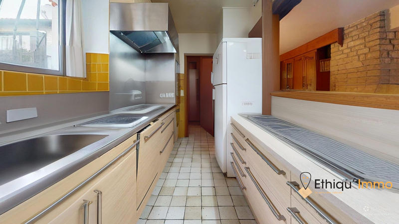 Maison - 357 m² - 10 pièces