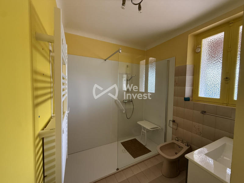 Maison traditionnelle - 169 m² - 7 pièces