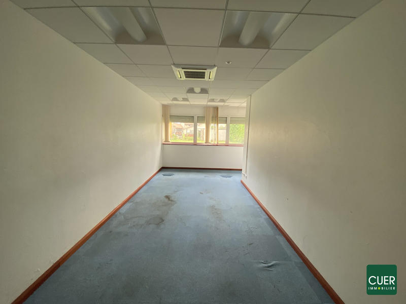 Local commercial - 209 m² - 5 pièces