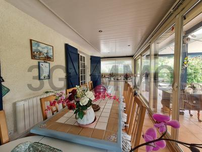 Propriété - 214 m² - 7 pièces