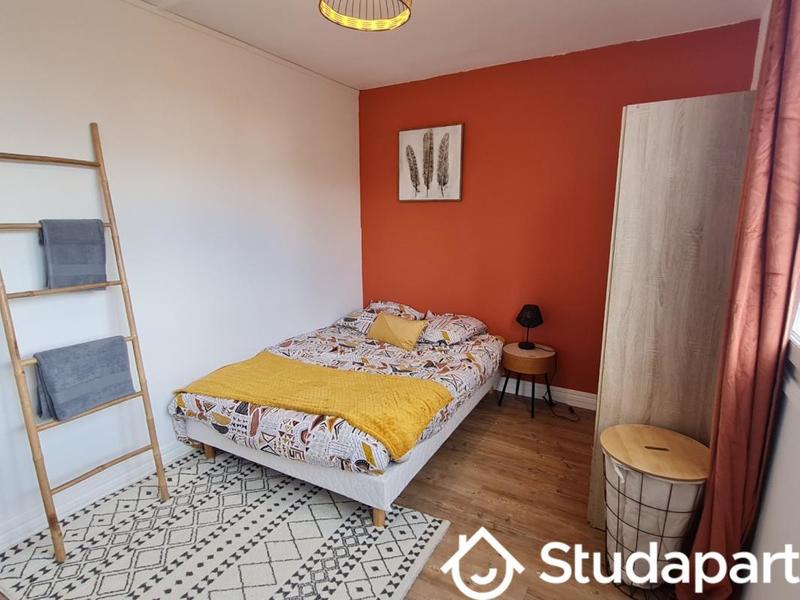 Chambre - 10 m² - 1 pièce