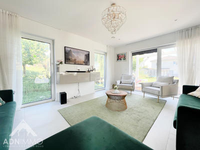 Maison - 225 m² - 7 pièces