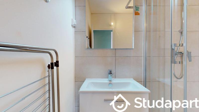 Chambre - 9 m² - 1 pièce