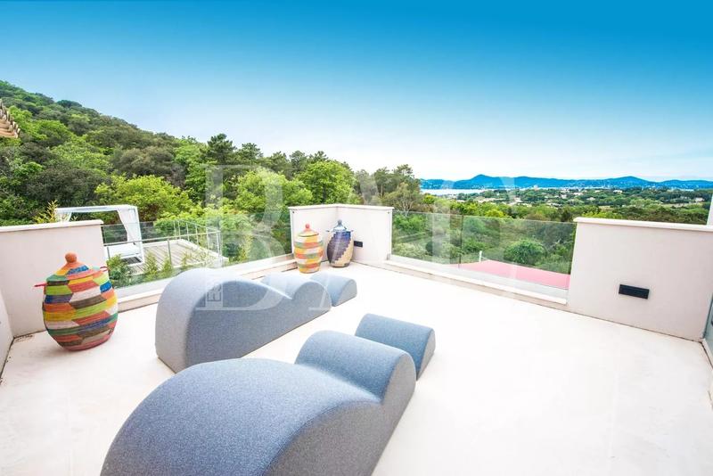 Propriété - 650 m² - 15 pièces