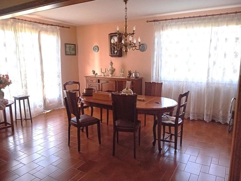 Maison - 211 m² - 6 pièces