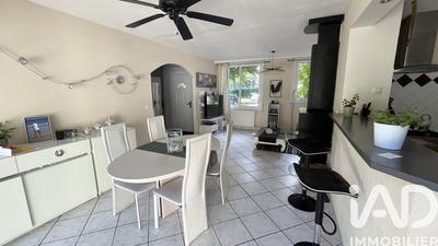 Maison - 90 m² - 4 pièces