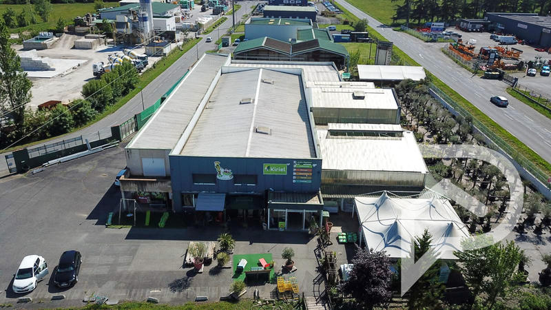 Local commercial - 2 600 m²