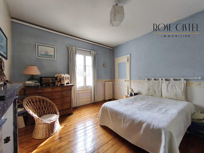 Maison ancienne - 246 m² - 8 pièces