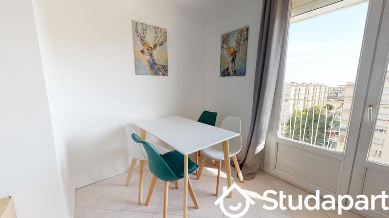 Chambre - 11 m² - 1 pièce