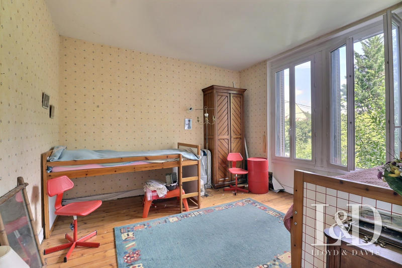 Maison - 230 m² - 13 pièces