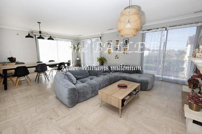 Maison - 180 m² - 6 pièces