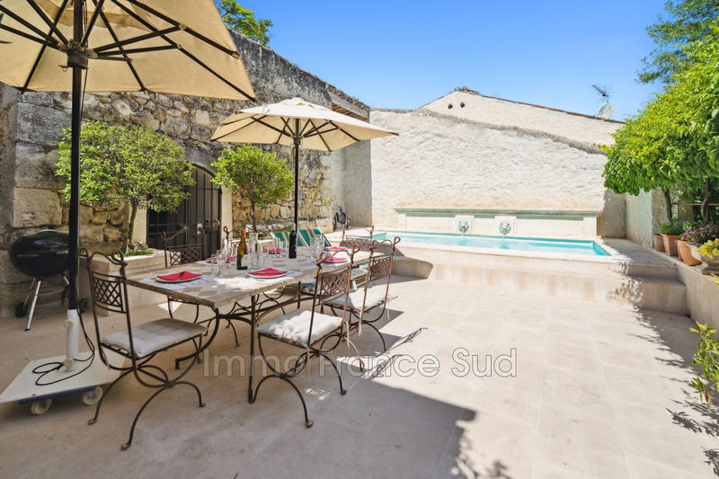 Maison - 245 m² - 5 pièces