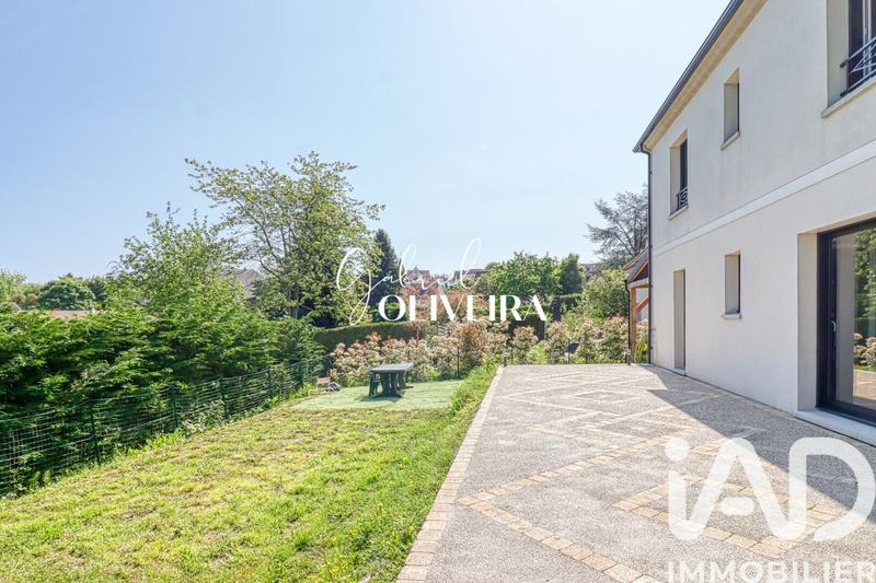 Maison - 210 m² - 7 pièces