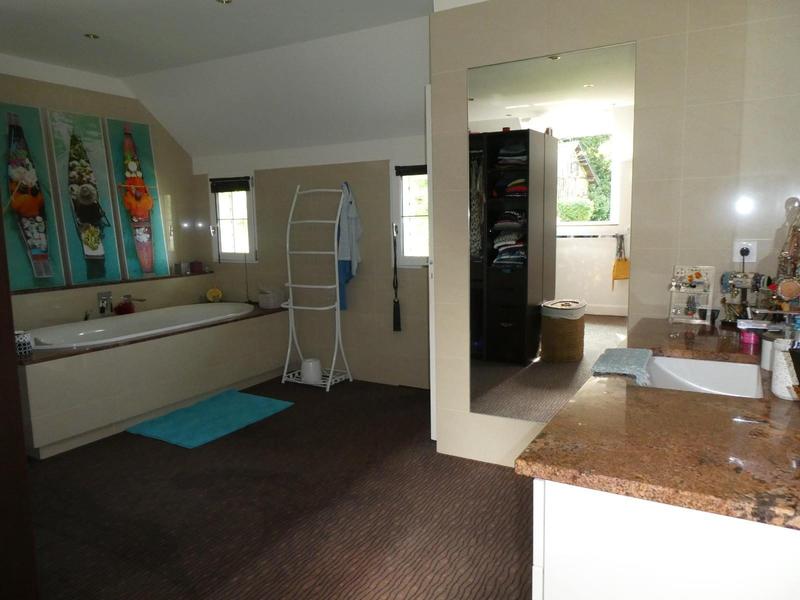 Maison - 255 m² - 8 pièces