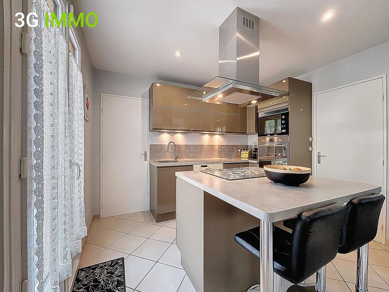 Villa - 90 m² - 5 pièces