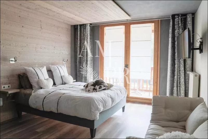 Châlet - 900 m² - 14 pièces