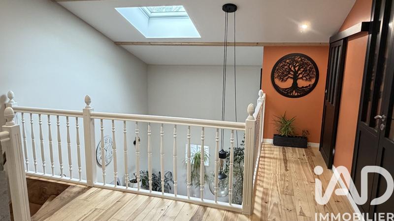 Maison - 223 m² - 9 pièces