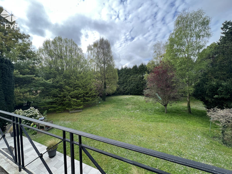 Maison - 246 m² - 7 pièces