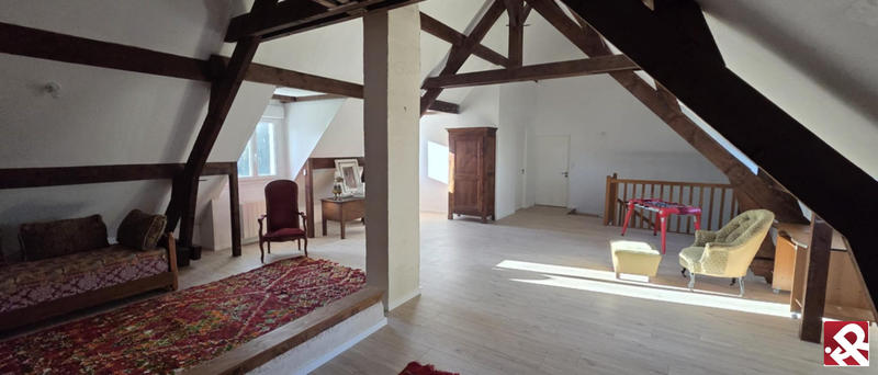 Maison - 320 m² - 7 pièces