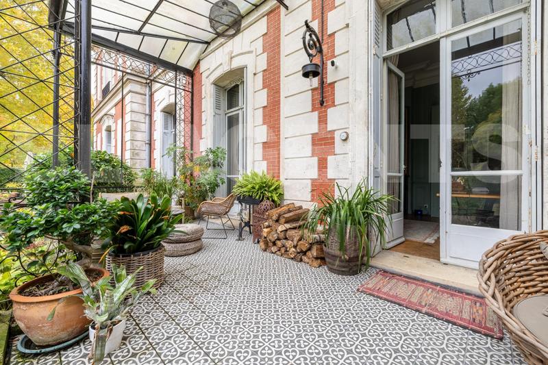 Demeure - 195 m² - 5 pièces