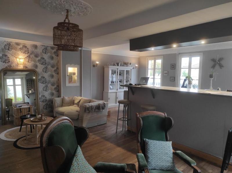 Maison - 190 m² - 8 pièces