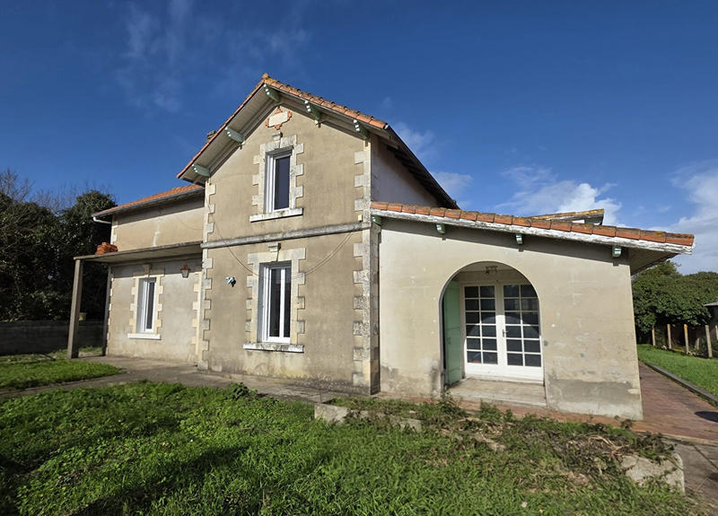 Maison - 202 m² - 7 pièces