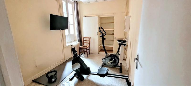 Maison - 230 m² - 14 pièces